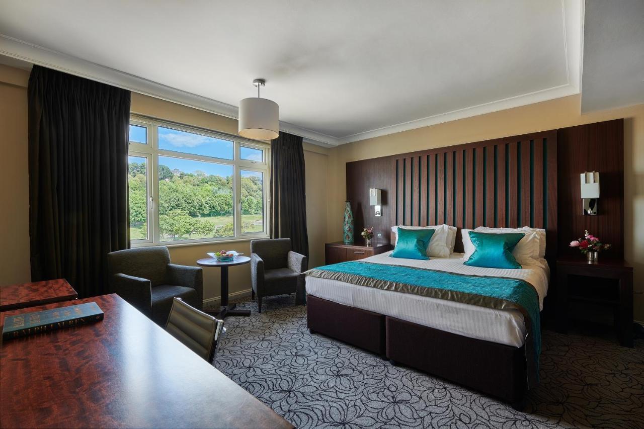 Grand Jersey Hotel And Spa Saint Helier Eksteriør billede A room at the hotel