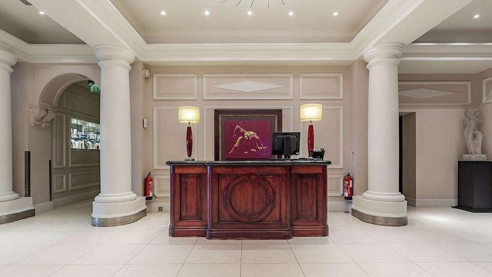 Grand Jersey Hotel And Spa Saint Helier Eksteriør billede The hotel's reception