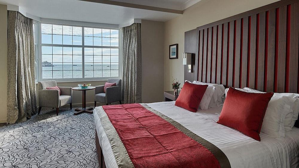 Grand Jersey Hotel And Spa Saint Helier Eksteriør billede A bedroom at the hotel