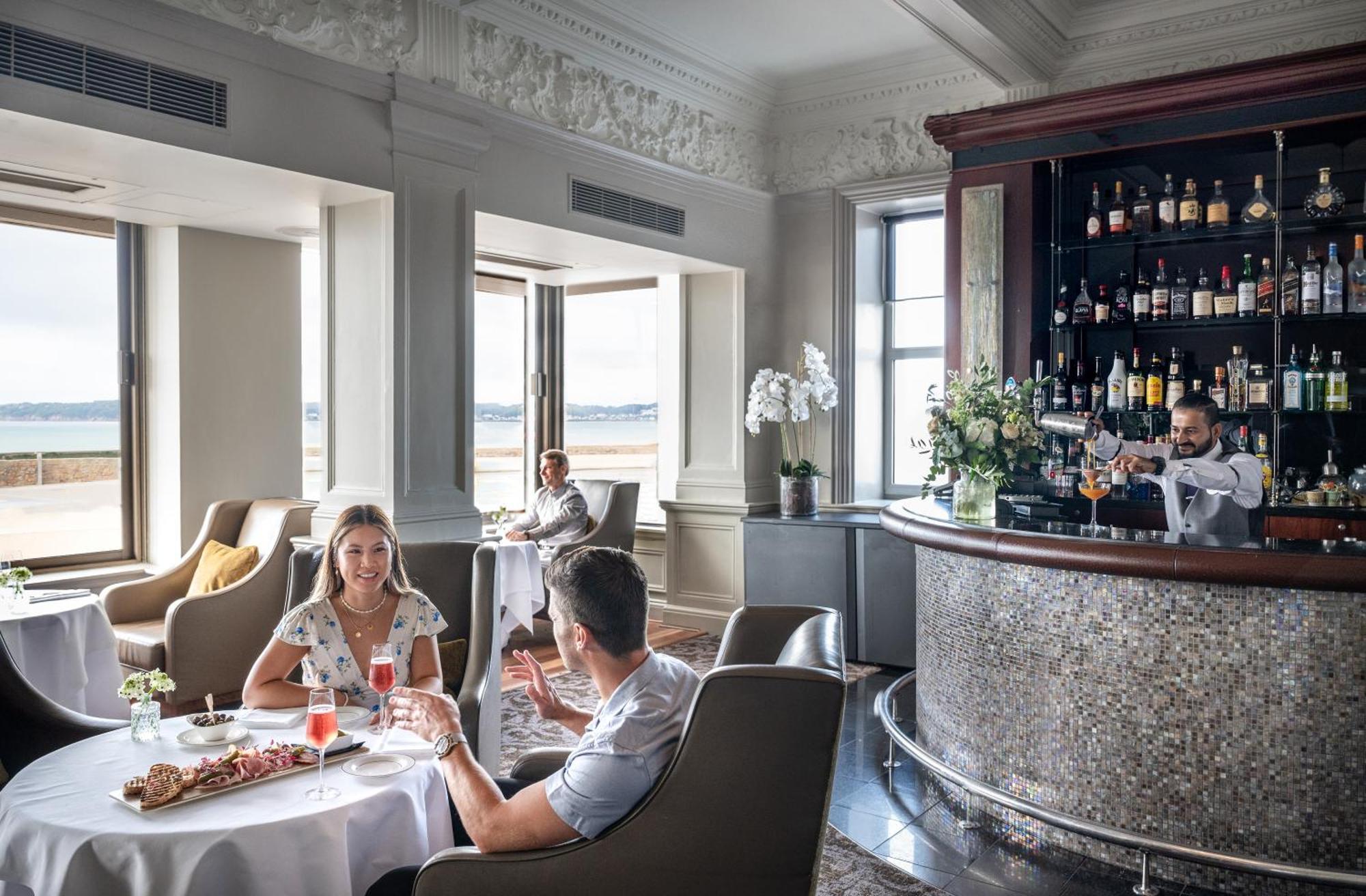 Grand Jersey Hotel And Spa Saint Helier Eksteriør billede The Bar