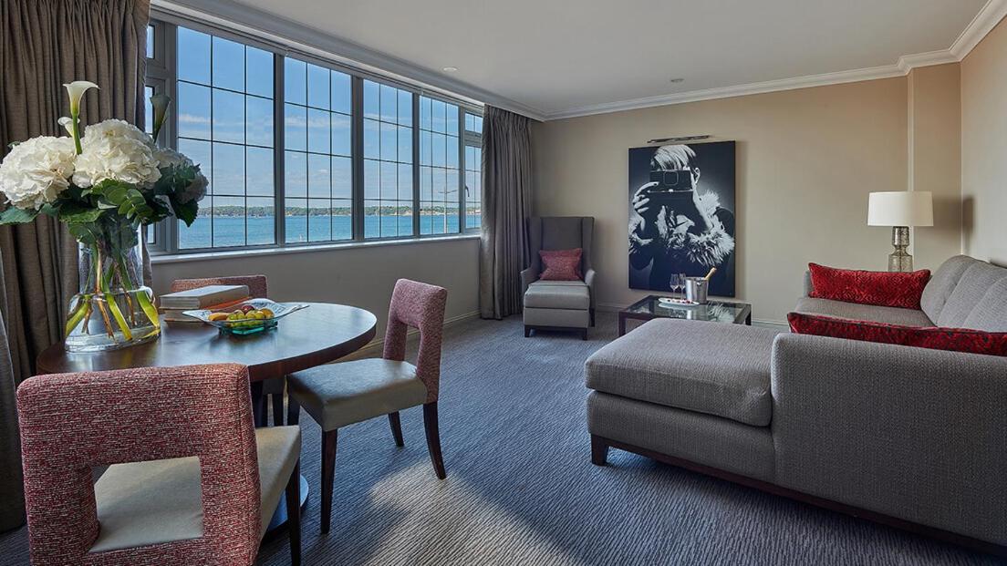 Grand Jersey Hotel And Spa Saint Helier Eksteriør billede A suite at the InterContinental