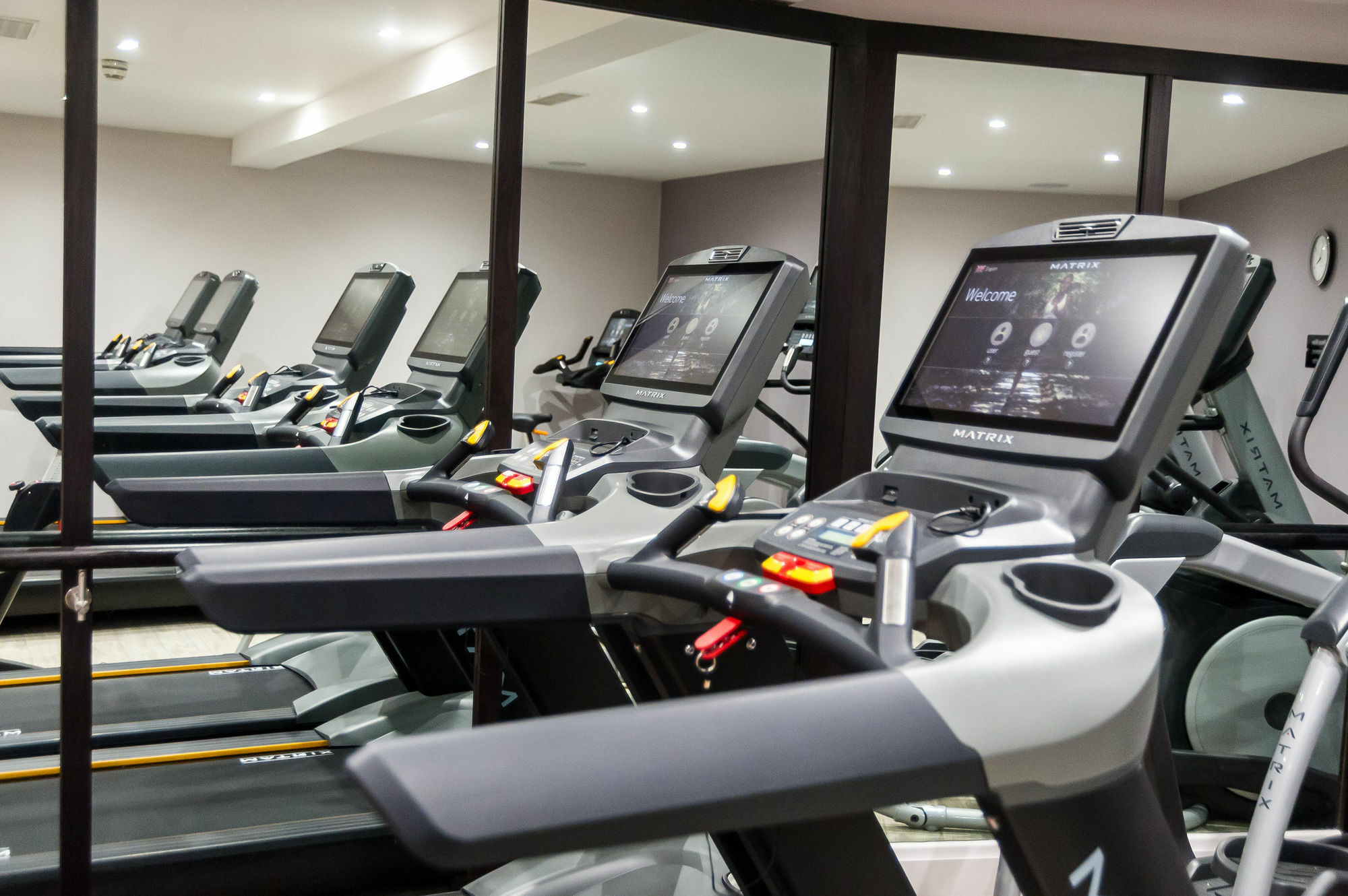 Grand Jersey Hotel And Spa Saint Helier Eksteriør billede A treadmill